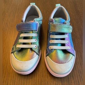 Selling a pair of size 1.5 See Kai Run shoes